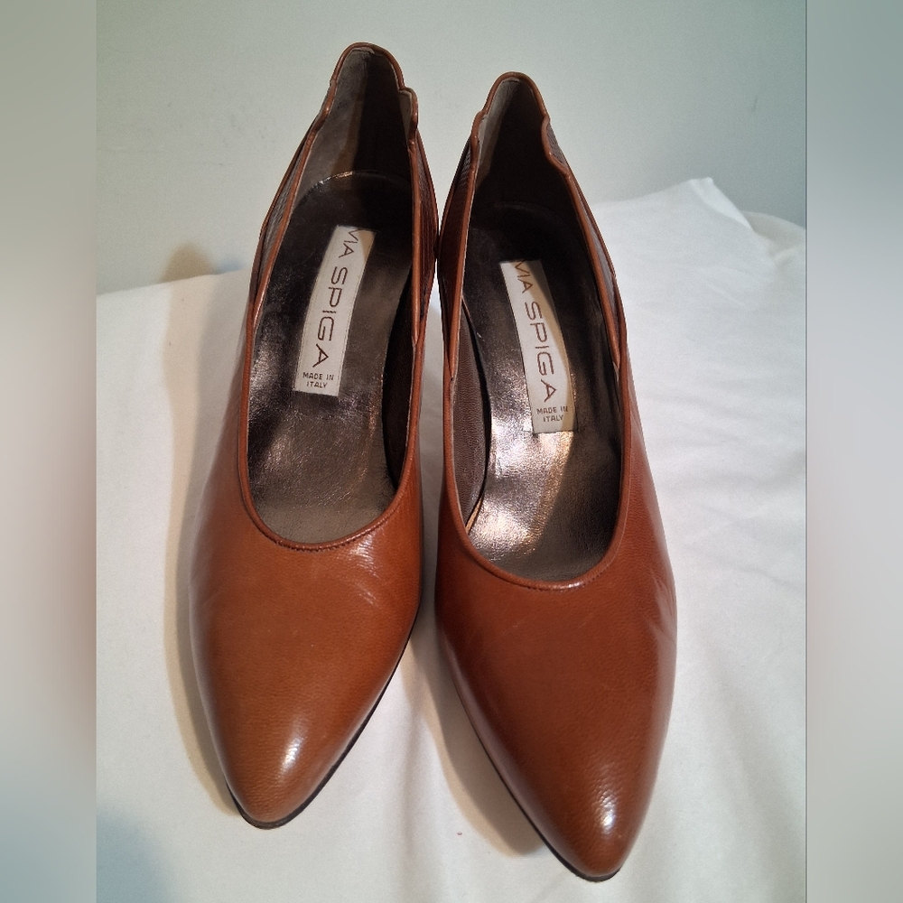 Via Spiga Vintage Leather Pointed Toe Heels Size 8 AA Narrow Cognac Brown Italy